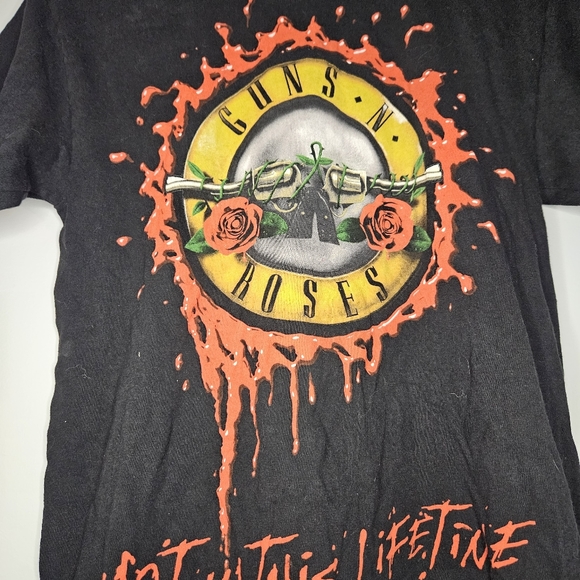 Guns n' Rose's women's concert tee 2017 not in this lifetime tour - Picture 5 of 9